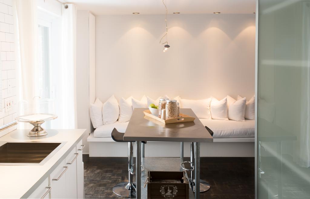 Studio Living Montreal Exterior photo